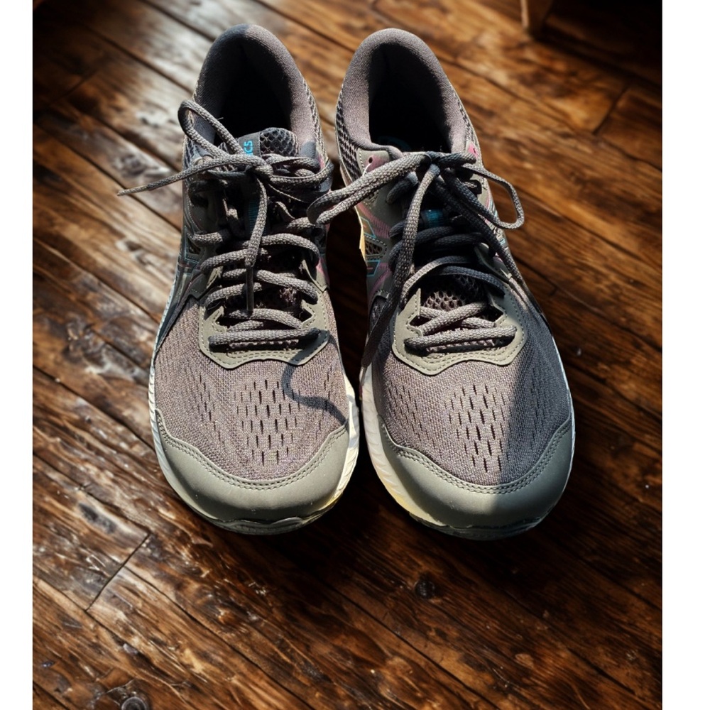 NEW- ASICS- Size 11- Gel Contend 7-Aplifoam Insole- Grey w/ blue purple detail